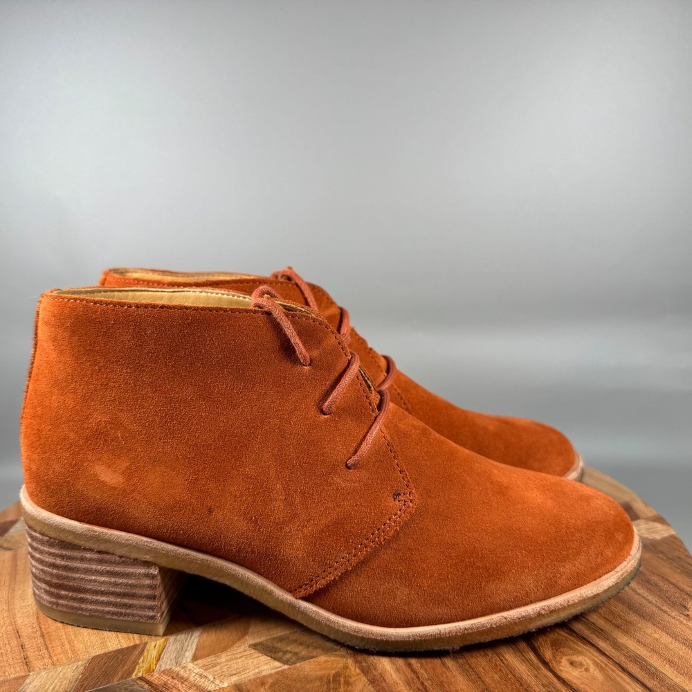 Clarks Originals‎ Phenia Suede Lace Up Chukka Boots Orange Women's 7.5